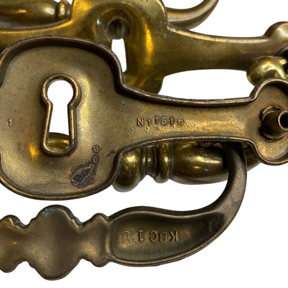 1970s Set of 4 Drawer Pulls 4.25" with 5" Plate Keeler Brass - Picture 10 of 12